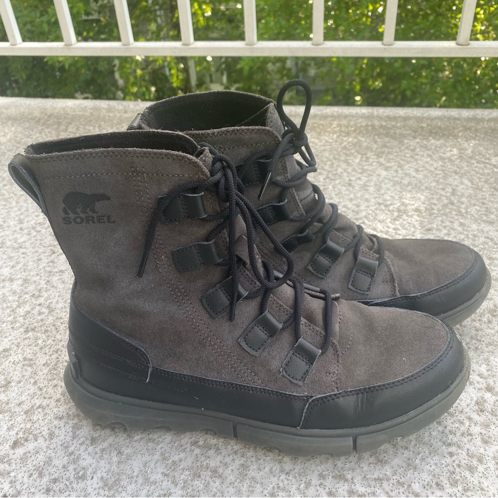 Sorel Gray and Black Lace-Up Boots size 9